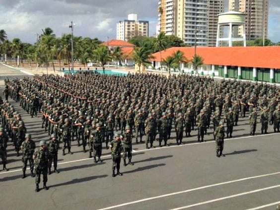 Wie man sein Regiment in der Landarmee auswählt