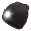 Beanie mit einer starken Stirnlampe