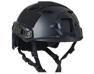 Militärischer helm