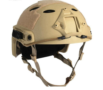 Militärischer helm