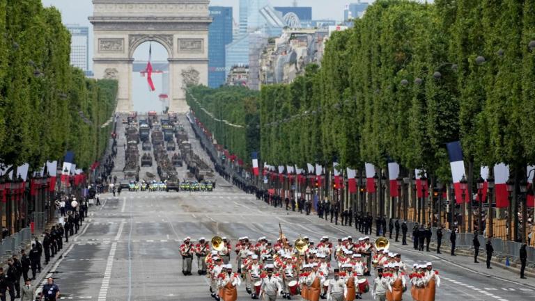 quel-est-le-sens-du-défilé-militaire-du-14-juillet