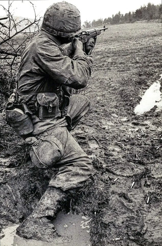 Wer stellt die Uniformen der französischen Armee her?